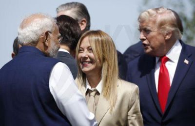 Έντονες αντιδράσεις στην Ιταλία μετά τα σχόλια του Ντόναλντ Τραμπ για την Τζόρτζια Μελόνι.