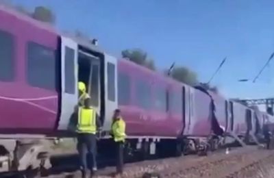 Μεγάλη κινητοποίηση των αρχών στη γραμμή μεταξύ Λονδίνου και Μίντλαντς, ενώ διερευνώνται τα αίτια της σύγκρουσης.
