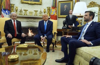 Η συνάντηση Βανς με Ιρανούς αξιωματούχους στην Ελβετία μετατίθεται, καθώς η κατάσταση στο Λίβανο προκαλεί νέα διπλωματική αναστάτωση.