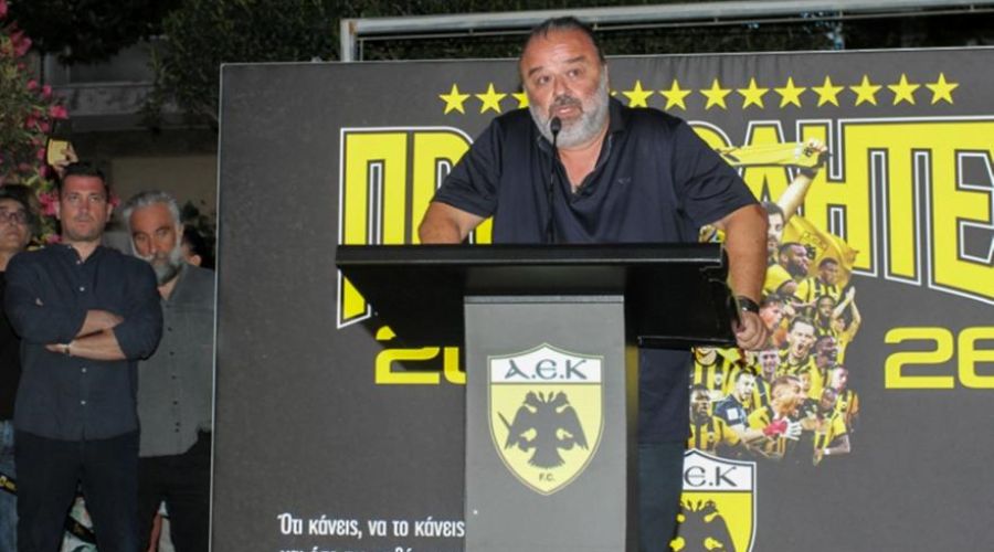 Το μήνυμα του Ηλιόπουλου σε παιδί με φανέλα Ολυμπιακού (vid)