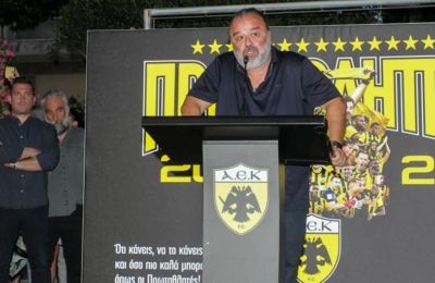 Το μήνυμα του Ηλιόπουλου σε παιδί με φανέλα Ολυμπιακού (vid)