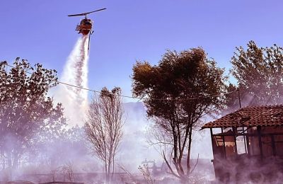 Προς οριοθέτηση η φωτιά, υπό έλεγχο οι πυρκαγιές στην Κορινθία.