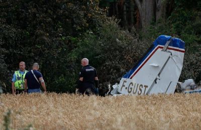 Ο επιχειρηματίας επέβαινε σε Cessna 421 μαζί με εκπαιδευτή πτήσεων, ο οποίος επίσης έχασε τη ζωή του.