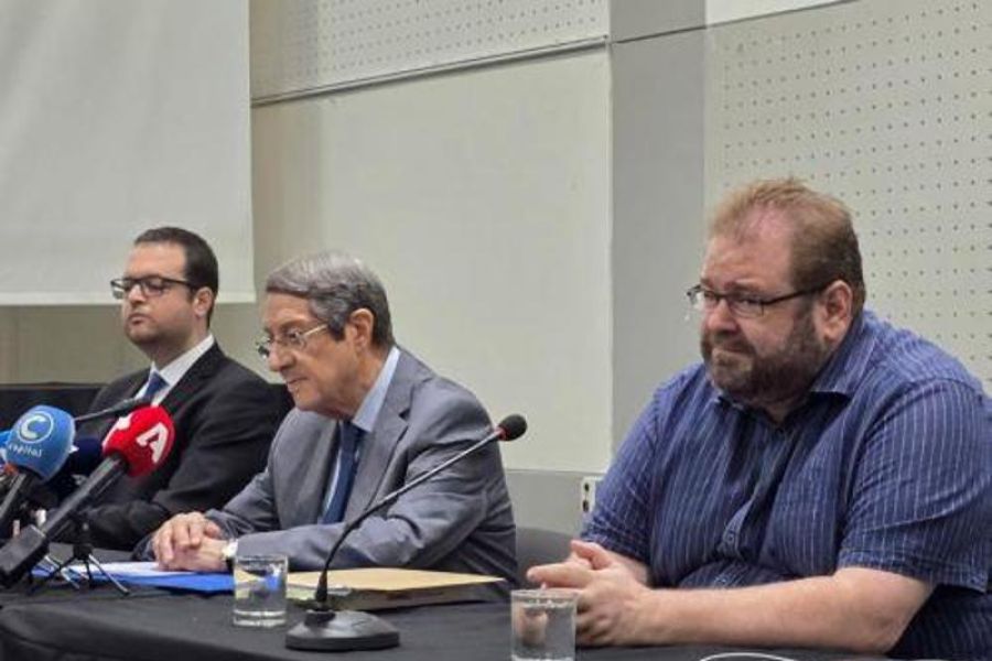 &laquo;&Sigma;&tau;ή&theta;&eta;&kappa;&alpha;&nu; &lambda;&alpha;ϊ&kappa;ά &delta;&iota;&kappa;&alpha;&sigma;&tau;ή&rho;&iota;&alpha; &kappa;&alpha;&tau;ά &pi;&alpha;&rho;ά&beta;&alpha;&sigma;&eta; &tau;&epsilon;&kappa;&mu;&eta;&rho;ί&omicron;&upsilon; &alpha;&theta;&omega;ό&tau;&eta;&tau;&alpha;&sigmaf;&raquo;
