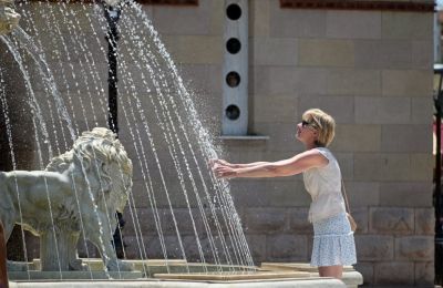 Οδηγίες του UNEP για αντιμετώπιση της ακραίας ζέστης με απλές καθημερινές πρακτικές.