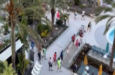 Το περιστατικό έγινε στο ξενοδοχείο Spring Hotel Bitacora στην περιοχή Playa de las Americas της Τενερίφης. 