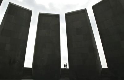 Η πρόταση χαρακτηρίζεται «ηθικό και ιστορικό καθήκον» και θα οδηγηθεί για ψήφιση στην Κνεσέτ.
