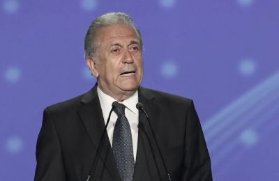 Ο πρώην Επίτροπος της ΕΕ υποστηρίζει ότι δεν αποτυπώνονται σαφώς χρόνος, τόπος και συνθήκες των αποδιδόμενων πράξεων.