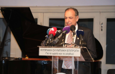Η ΚOE τιμά τη μνήμη του Φοίβου Κωνσταντινίδη