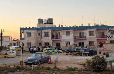 Τραγωδία στην Ξυλοφάγου: Κλειδωμένα για ώρες στο όχημα τα 2 αδελφάκια