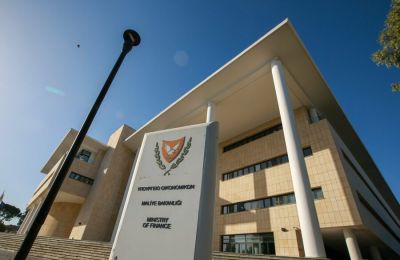 Αφορά κυρίως εργαζομένους αορίστου χρόνου.