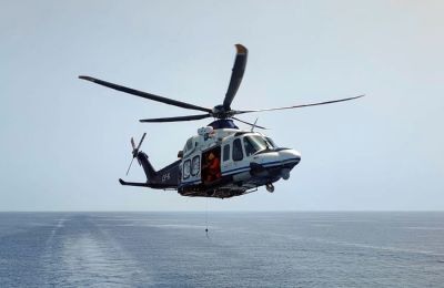 Μεταφέρθηκε με ασφάλεια στο Γενικό Νοσοκομείο Λευκωσίας για περαιτέρω νοσηλεία.