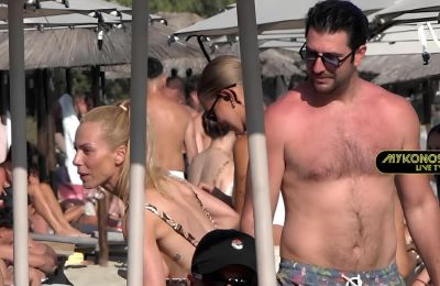 Τι έκαναν και γύρισαν όλοι και τους κοιτούσαν - Bívτεο 