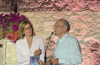 Βραβεία «Γαστρονόμου»- Αφιέρωσε το βραβείο στη μνήμη της γυναίκας του 
