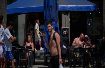 Ο καύσωνας εξαπλώνεται στην Ευρώπη.