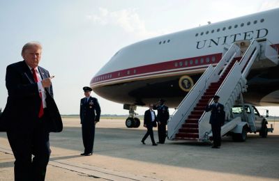 Το πολυτελές Boeing των 400 εκατ. δολαρίων προκαλεί αντιδράσεις για τη δωρεά και ζητήματα εθνικής ασφάλειας.