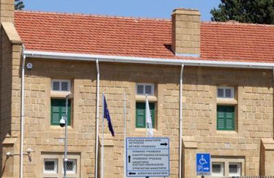 Η διαδικασία συνεχίζεται τη Δευτέρα με την αντεξέταση από τη 2η κατηγορούμενη.