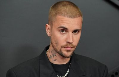 Η FIFA θέλει και J. Bieber για το ιστορικό halftime show του τελικού