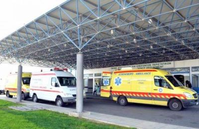 Οι υγειονομικές αρχές καλούν το κοινό να τηρεί βασικά μέτρα προστασίας κατά τη θερινή περίοδο, όπως ενυδάτωση και αποφυγή έκθεσης στον ήλιο τις ώρες αιχμής.
