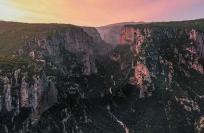 10 εντυπωσιακά hiking trails για να τα ανακαλύψεις αυτό το καλοκαίρι