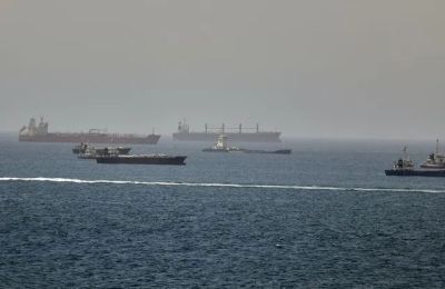Η ένταση στη Μέση Ανατολή κλιμακώνεται εκ νέου, με Ουάσιγκτον και Τεχεράνη να αλληλοκατηγορούνται για παραβίαση της συμφωνίας κατάπαυσης των εχθροπραξιών.