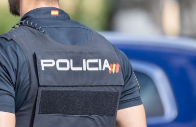 Σύλληψη Βρετανού σε πτήση- Ήθελε να φιλήσει τον αεροσυνοδό στον λαιμό