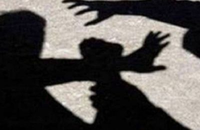 15- 20 άτομα ήρθαν στα χέρια στη μέση του δρόμου στο Ξυλοφάγου