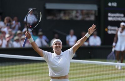 Έσωσε match point και πέρασε στον τελικό του Wimbledon η Μούχοβα!