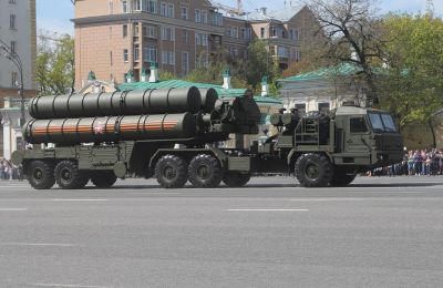 Οι S-400 επιστρέφουν στο επίκεντρο, με πληροφορίες να κάνουν λόγο για μεταβίβασή τους σε χώρα του Κόλπου.