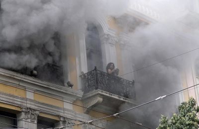 Η γυναίκα κρατείται στη Βρετανία, ενώ το αρμόδιο δικαστήριο θα αποφασίσει για την παράδοσή της στις ελληνικές αρχές.