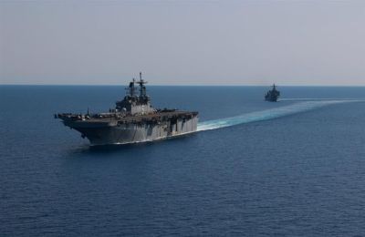 Ο αποκλεισμός καλύπτει τα ιρανικά λιμάνια και τις πετρελαϊκές εγκαταστάσεις, με εξαιρέσεις για ανθρωπιστικές αποστολές και διεθνή διέλευση.