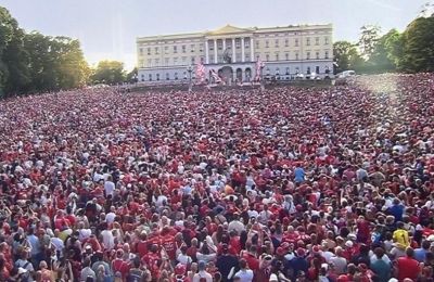 Συγκλονιστική υποδοχή στην εθνική Νορβηγίας από τον κόσμο στο Όσλο 