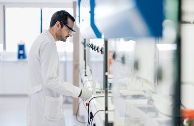 Σπουδές Φαρμακευτικής στο EUC: Επιστήμη, Έρευνα και Καριέρα
