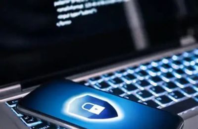Προσπαθούν να αποσπάσουν χρήματα από τους τραπεζικούς λογαριασμούς των θυμάτων.