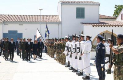 Έκκληση για τερματισμό της κατοχής και επανένωση, ενώ φοιτητές φώναξαν συνθήματα μετά το πέρας της τελετής.