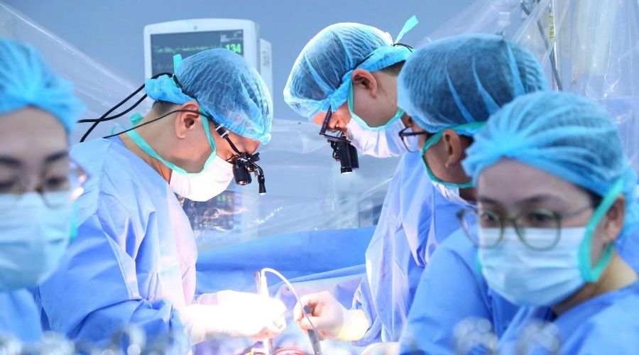 Εβραίος πατέρας τεσσάρων παιδιών έσωσε τη 16χρονη Κύπρια Φ.Β.