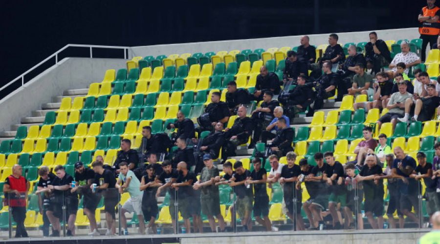 Τα βίαια επεισόδια πριν τη σέντρα του ΑΕΚ - Μπεϊτάρ (vid)