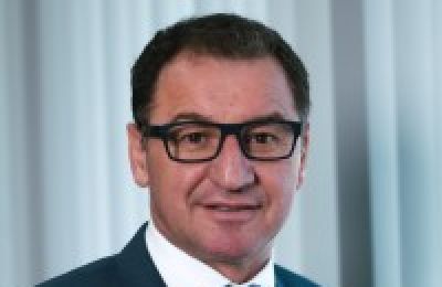 Οι φερόμενες απάτες διαπράχθηκαν την περίοδο 2022-2024, με τον ύποπτο να οδηγείται σήμερα ενώπιον δικαστηρίου.