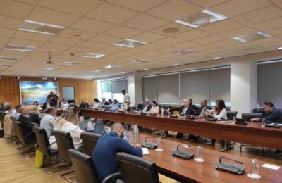 Έντονη αντιπαράθεση στην Επιτροπή Θεσμών για το πόρισμα του Videogate, με τον ποινικό ανακριτή να δέχεται πυρά για την ανακοίνωση της 20ής Ιουλίου.
