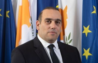 Ο αντιπρόεδρος του ΔΗΣΥ επικαλείται πολιτικούς και ηθικούς λόγους, τονίζοντας ότι το κόμμα βρίσκεται στην αντιπολίτευση.