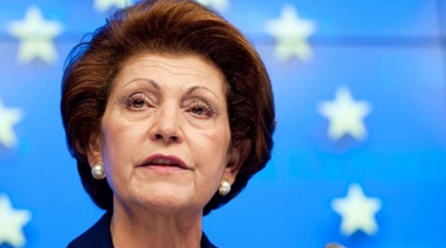 Ανδρούλλα Βασιλείου: Τι θέλει να αφαιρεθεί από τις ταυτότητες!