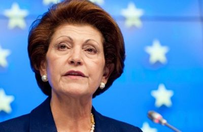 Ανδρούλλα Βασιλείου: Τι θέλει να αφαιρεθεί από τις ταυτότητες!