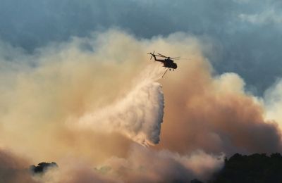 Ελλάδα: Συγκρούστηκαν δύο ελικόπτερα που επιχειρούσαν στη φωτιά