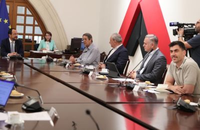 Εξέθεσε τον Φειδία μπροστά στις κάμερες - «Μεν μου μάσιεσαι»