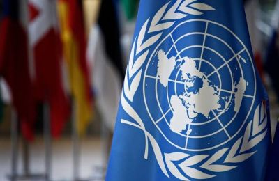 Ο Φαρχάν Χακ τόνισε ότι κάθε περίπτωση έχει τη δική της δυναμική, υπογραμμίζοντας πως η στάση των Ηνωμένων Εθνών στο Κυπριακό παραμένει διαχρονικά συνεπής.