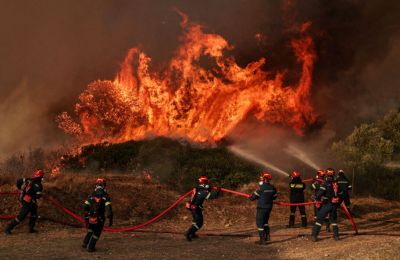 Ξεπερνούν τα 130.000 στρέμματα οι καμένες εκτάσεις στη Δυτική Αττική
