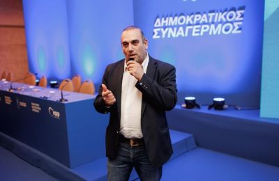 «Αυτός που επέλεξε να κινηθεί απέναντι από την απόφαση της παράταξής του δεν δικαιούται να κάνει μαθήματα πολιτικής συνέπειας», έγραψε ο Γιάννης Καρούσος