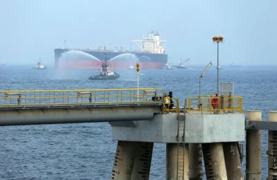 Γίνονται συνομιλίες για τη διευθέτηση της ναυσιπλοΐας στα Στενά του Ορμούζ.