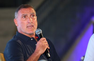 ΑΠΟΕΛ:  Συγκινητική στιγμή - Λύγισε ο Γιάννος Ιωάννου (vid)