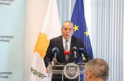 Ο Υπουργός Άμυνας απέφυγε να σχολιάσει τα ευρήματα του πορίσματος για την πυρκαγιά στο πεδίο βολής Καλού Χωριού.